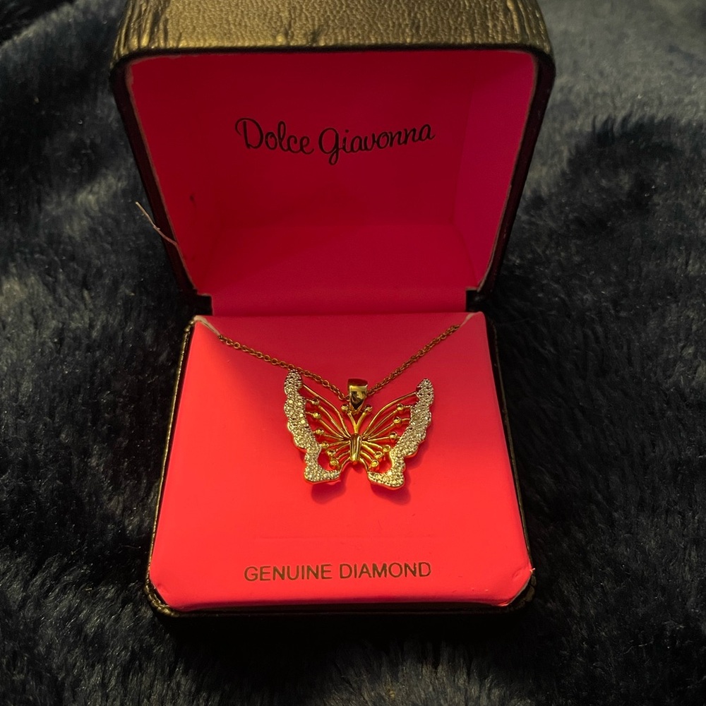 NWT* Dolce Giovanna Butterfly Necklace with Genuine Diamond (bin A)
